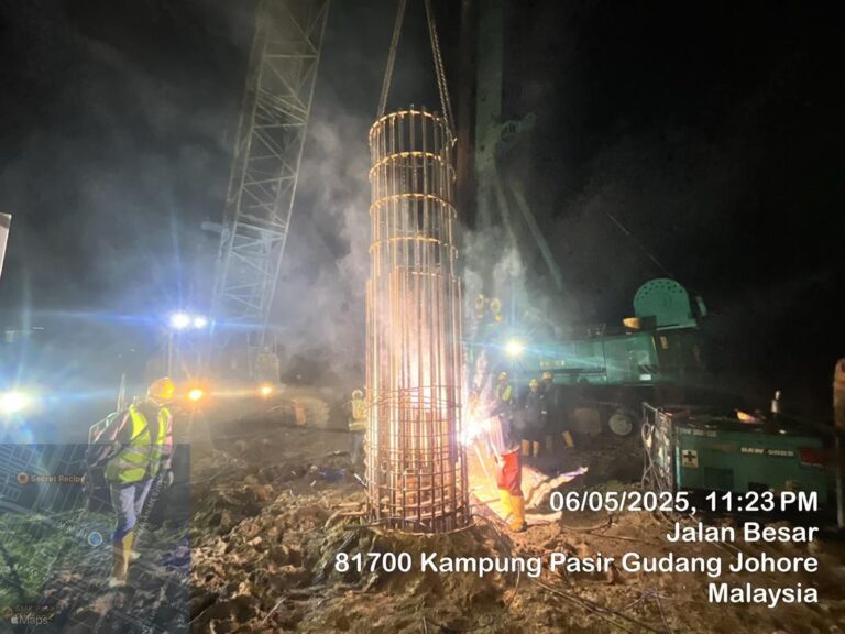 WhatsApp Image 2025-10-08 at 17.16.03